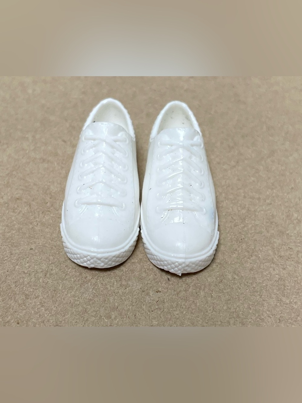 BARBIE KEN WHITE SNEAKERS SPORT SHOES FIT COLLECTOR BASIC MODEL FASHIONISTA DOLL